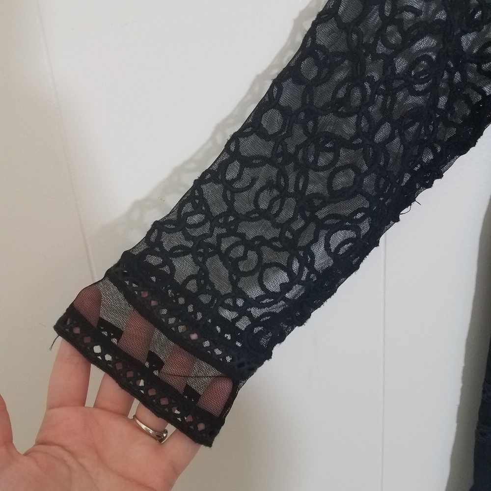 Meadow Rue Black Lace Inset Top - Picture 5 of 6